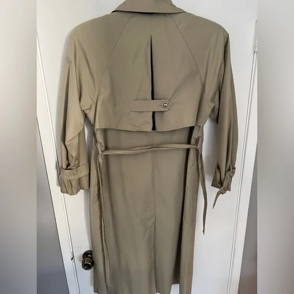 Petite Sophisticate Tan Trench Coat - Size 4 - Picture 3 of 5